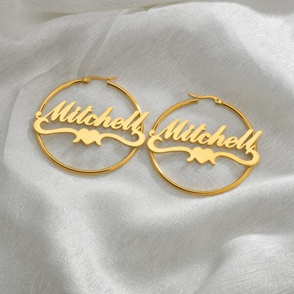 مصنوعة من مواد مقاومة للصدأ